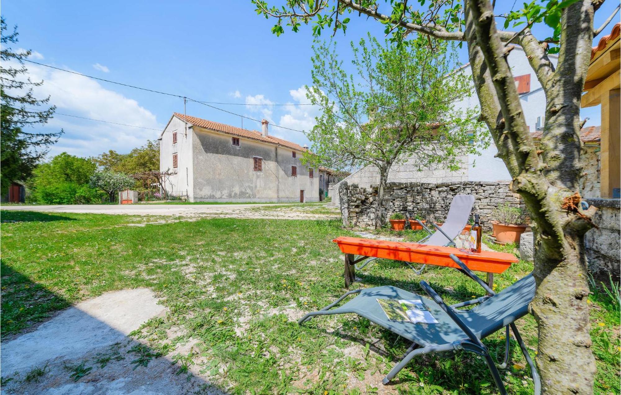 Cozy Home In Pazin With House A Panoramic View Exterior foto